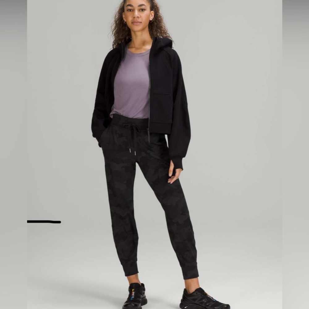 Lululemon Ready to Rulu High-Rise Jogger
Heritage 365 Camo Deep Coal Multi